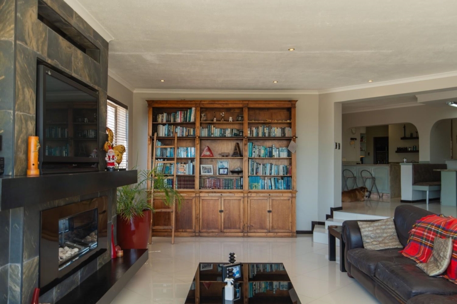 6 Bedroom Property for Sale in Walmer Heights Eastern Cape